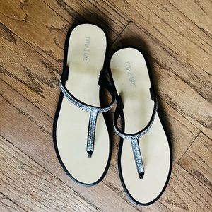 New Fifth & Luxe sandals, silver-like details and rhinestone decorated straps